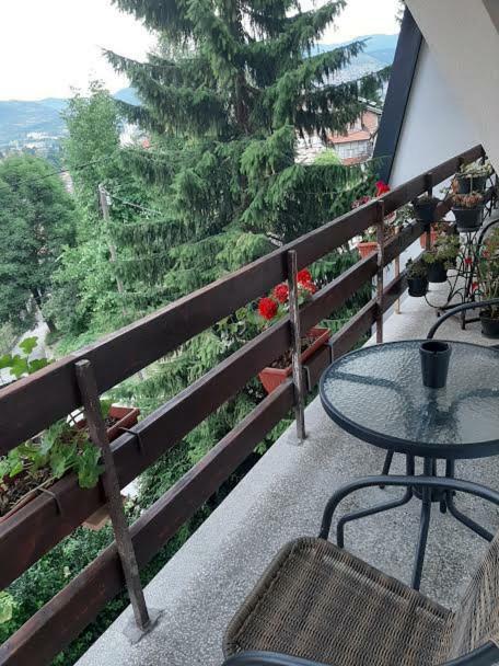 Guesthouse Hill ซาราเยโว ภายนอก รูปภาพ